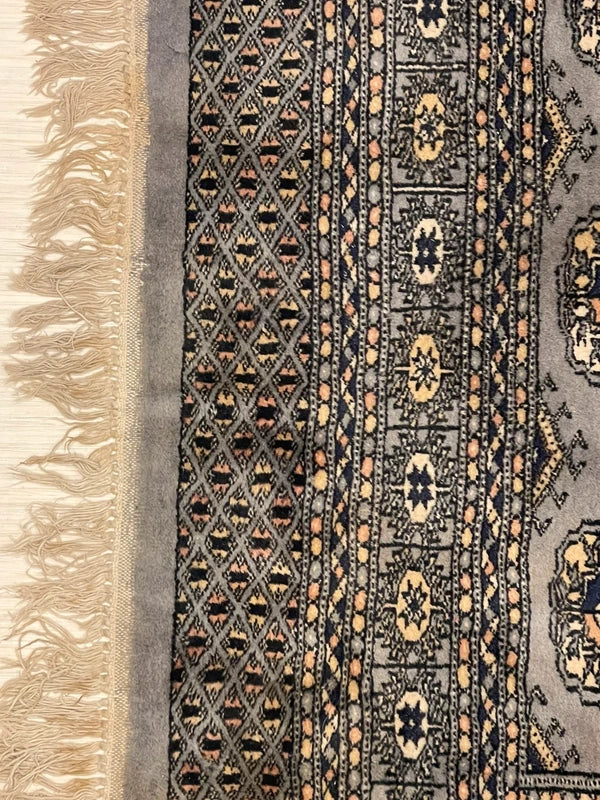 Hand knotted Bokhara style wool rug 130 x 187 cm grey vintage rug — photograph 12