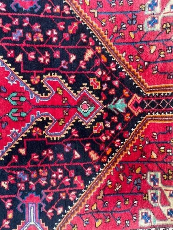 Vintage Hand-Knotted Persian Wool Rug – Large Red Medallion Carpet 148 x 247 cm — photograph 4