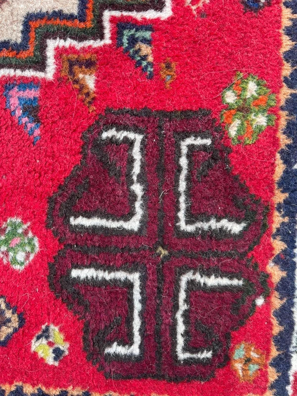 Small Hand Knotted Persian Tribal Rug 132x75cm Wool Qashqai Style — photograph 10