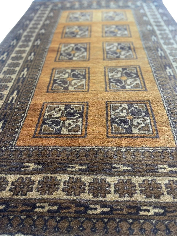 Small handmade Bokhara rug, approx. 139 x 85 cm. — photograph 8