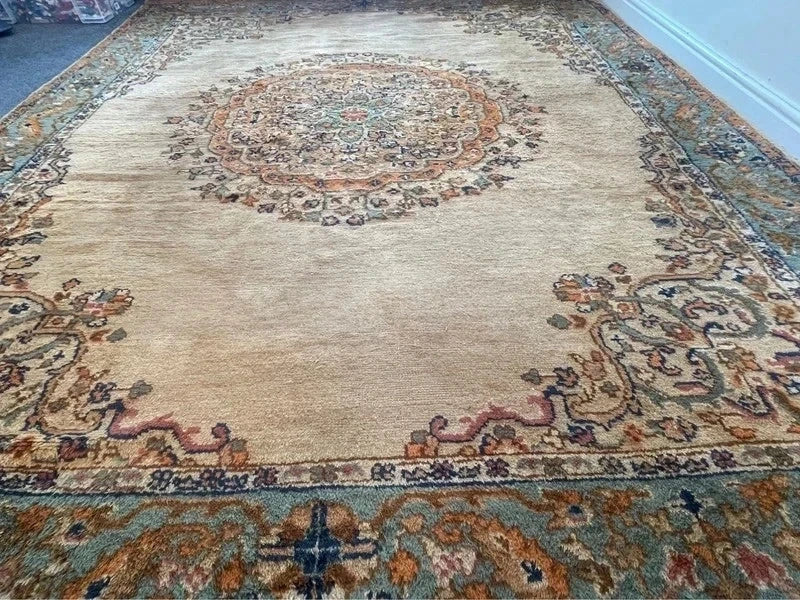 Large vintage Hand Knotted Wool Rug 293 x 246 cm – Traditional Medallion Persian Style — photograph 15