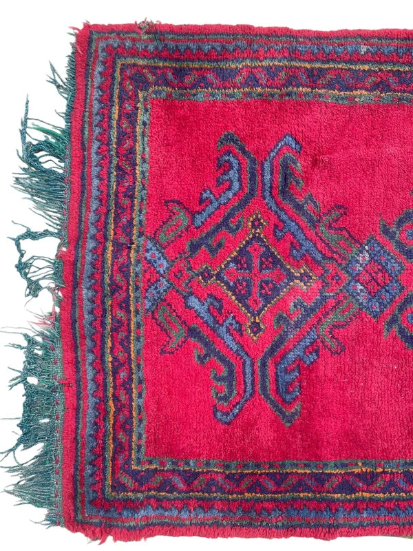 Vintage Turkish Hand Knotted Wool Village Rug 140 × 91 cm – Eastern Anatolian Tribal — photograph 5