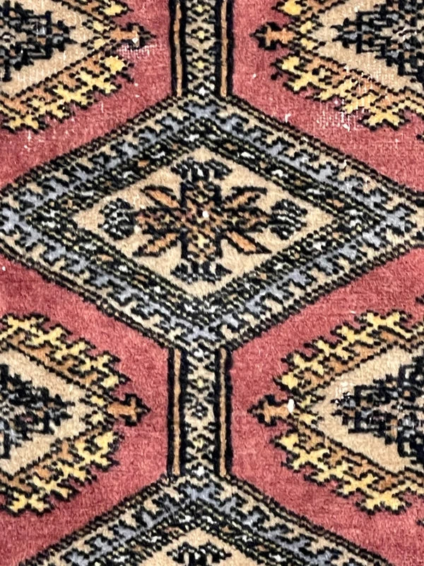 Bokhara Style Rug 154x93cm – Red Gul Pattern – Fringed — photograph 2