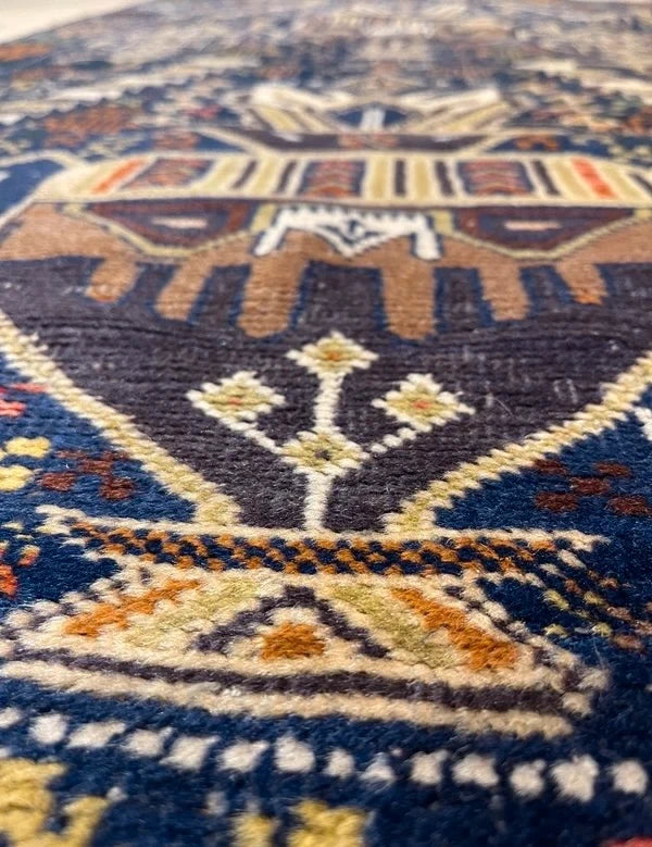 Vintage Persian Hand-Knotted Village Pictorial Wool Rug – Vase & Flower Design – 140 × 80 cm — photograph 9