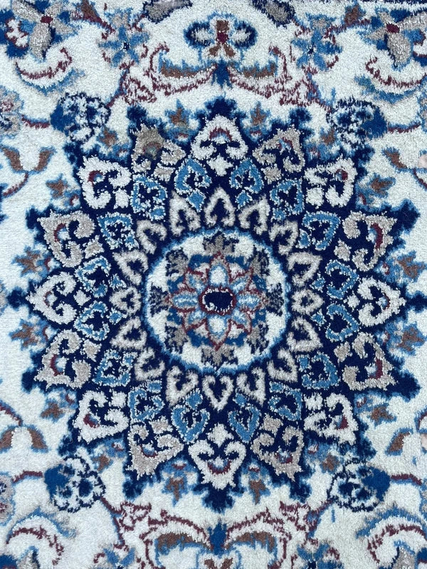Small Hand Knotted Persian Nain/Isfahan-type Rug 142x91cm Blue Cream Wool Carpet — photograph 4