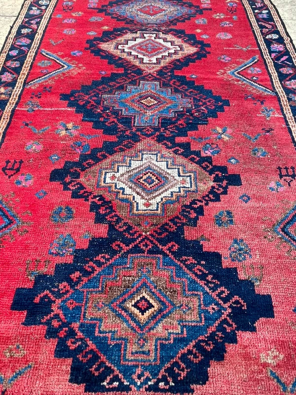 Vintage Hand-Knotted Persian Hamadan Rug – 196 × 127 cm — photograph 10
