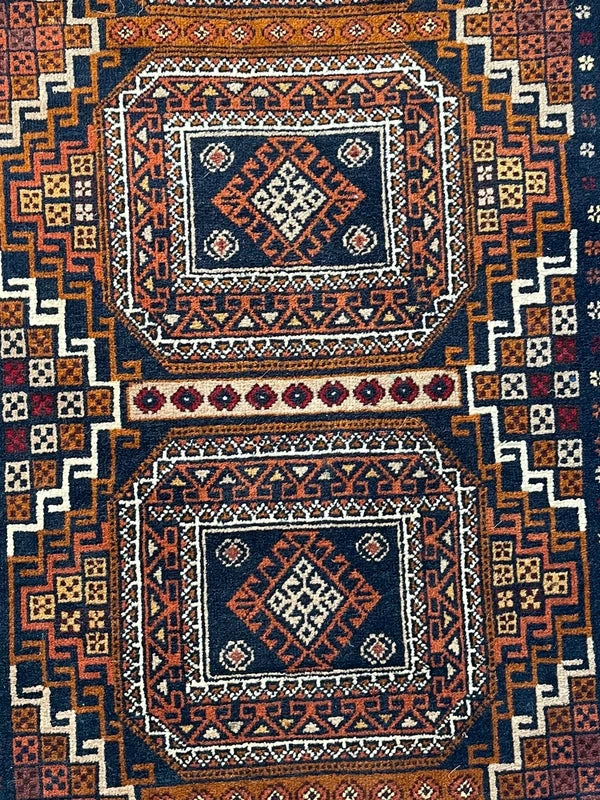 Vintage hand-knotted tribal rug 154 x 86 cm Afghan style geometric wool rug — photograph 4