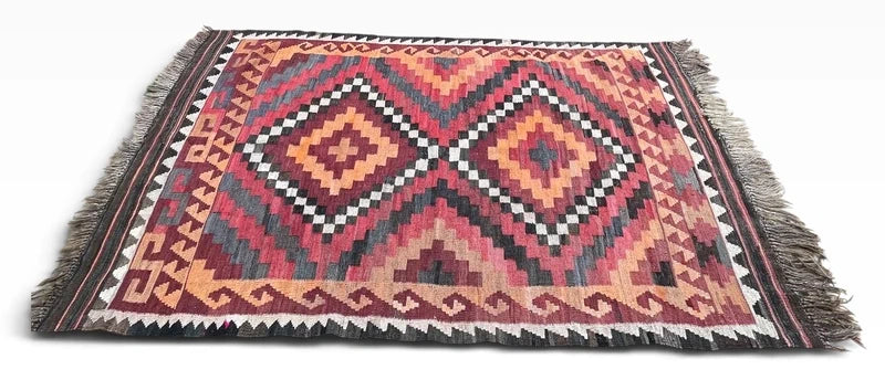 Vintage Handwoven Kilim Rug 203 × 112 cm – Tribal Geometric Wool Flatweave — photograph 13