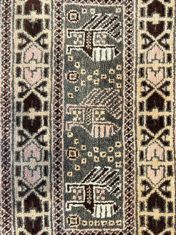 Traditional tribal-style rug 160x96cm | geometric animal motif | fringed — photograph 8