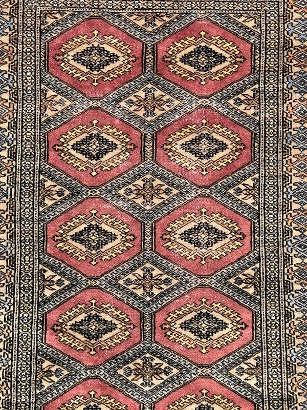 Bokhara Style Rug 154x93cm – Red Gul Pattern – Fringed — photograph 6
