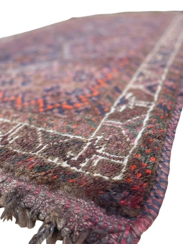 Vintage Hand Knotted Persian Hamadan Rug 178 × 108 cm | Iranian Tribal Wool Carpet | Made in Iran — photograph 4
