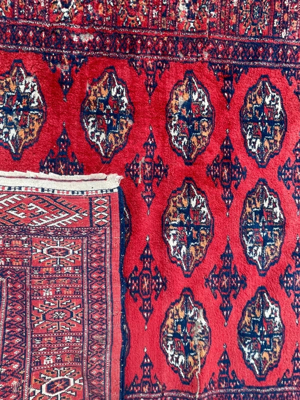 Vintage Hand Knotted Turkmen Bokhara Wool Rug 200 x 140 cm — photograph 11