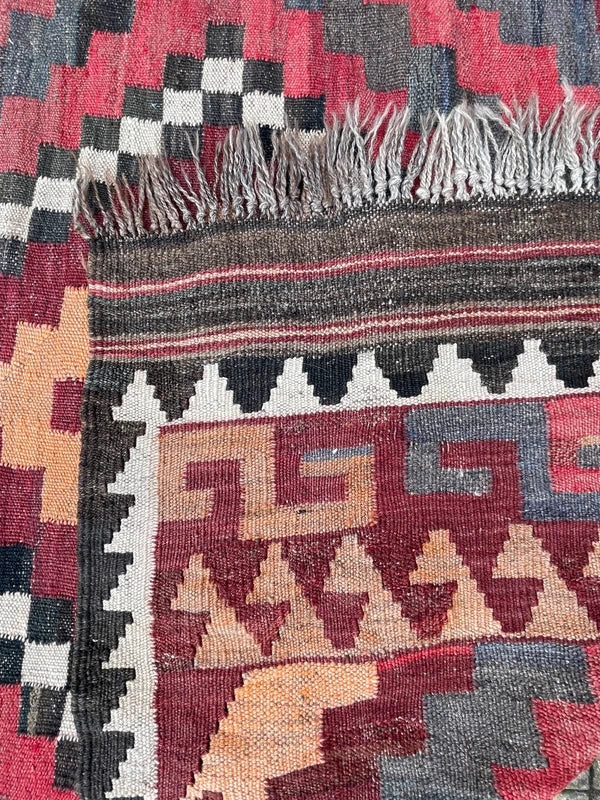 Vintage Handwoven Kilim Rug 203 × 112 cm – Tribal Geometric Wool Flatweave — photograph 11