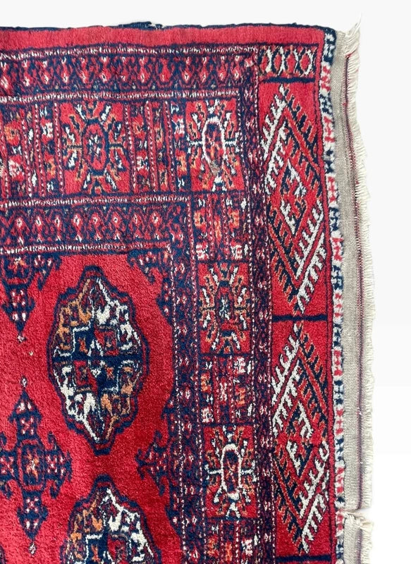 Vintage Hand Knotted Turkmen Bokhara Wool Rug 200 x 140 cm — photograph 8