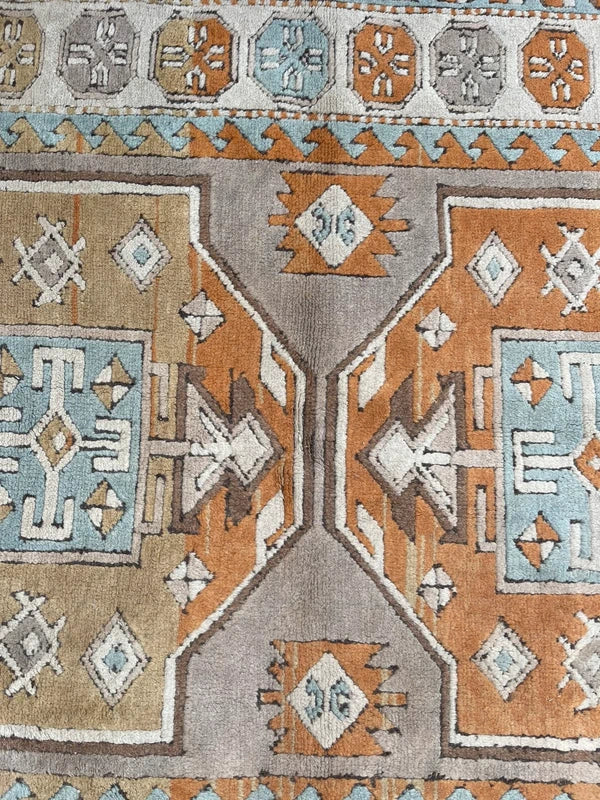 Vintage Hand Knotted Wool Rug 195x133cm – Kazak Caucasian Style — photograph 8