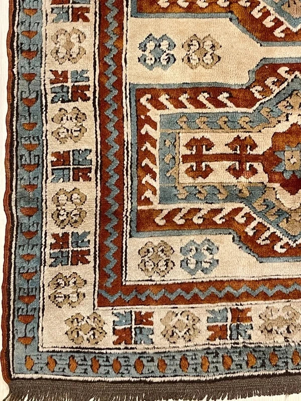 Hand-kontted Wool Kazak / Caucasian Style Rug – Rust & Blue – 202 × 138 cm — photograph 10