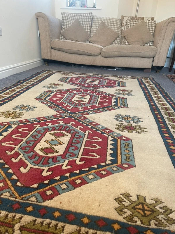 Large Hand Knotted Turkish Rug 252 x 152 cm – Ivory & Pink Geometric Wool Rug — photograph 4