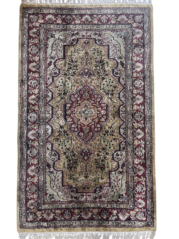 Small Hand Knotted Wool Rug 129x79cm Vintage Persian Style Accent Rug — photograph 1