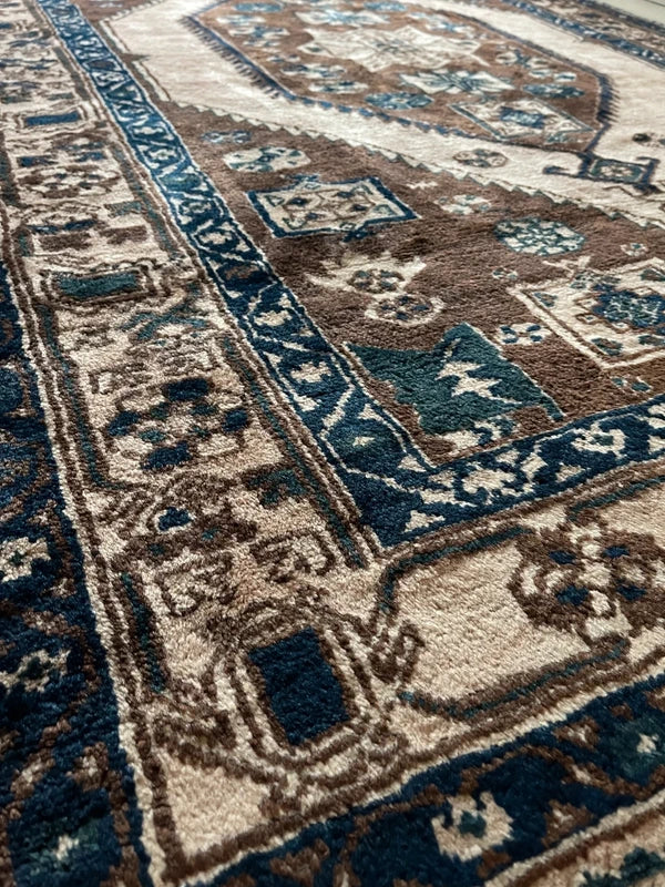 Vintage tribal Kazak-style rug – 200 x 144 cm – brown/ivory & navy — photograph 13