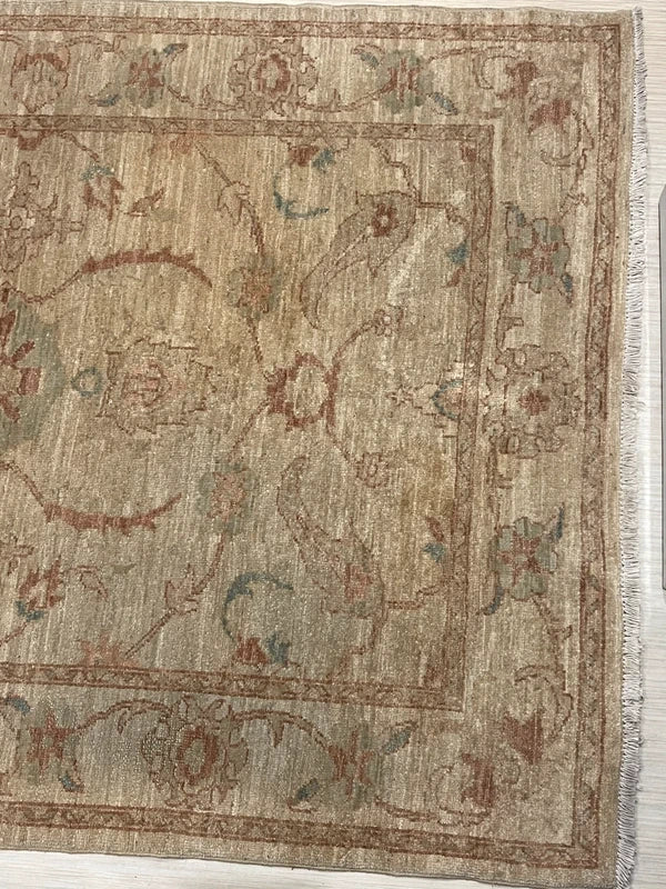 Traditional Ziegler style rug 185x130cm – soft muted colours — photograph 6