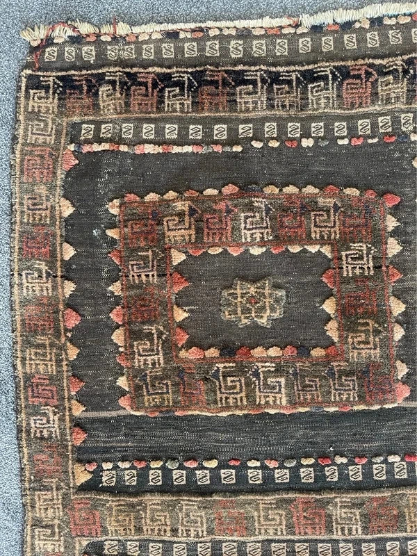 Very Old Tribal Turkmen Sofreh Rug 140x130cm Handmade Animal Motif Textile — photograph 8