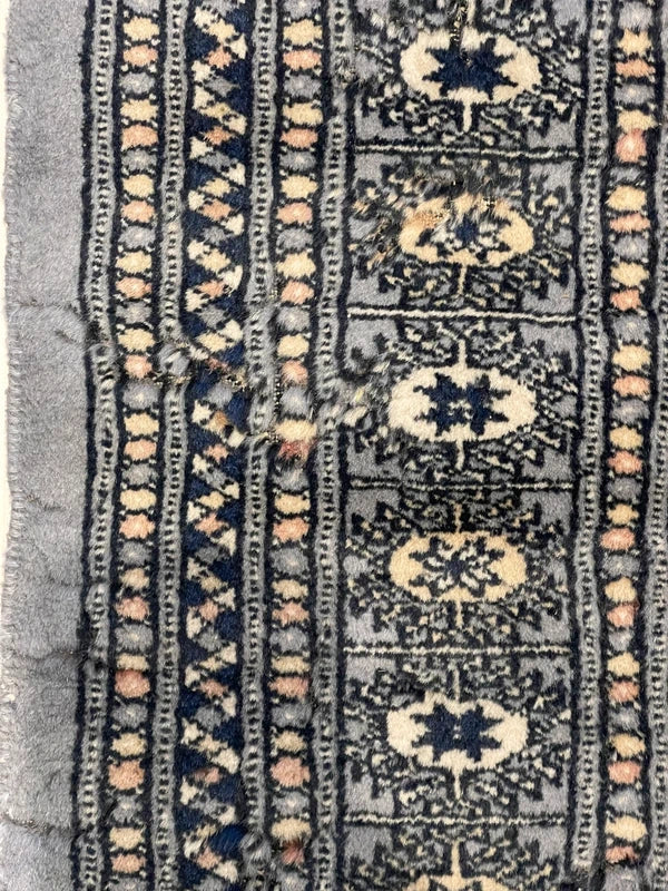Hand knotted Bokhara style wool rug 130 x 187 cm grey vintage rug — photograph 10