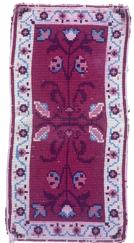 Set of 4 Vintage Handmade Wool Rugs – Matching Pink Burgundy Floral Rugs — photograph 18
