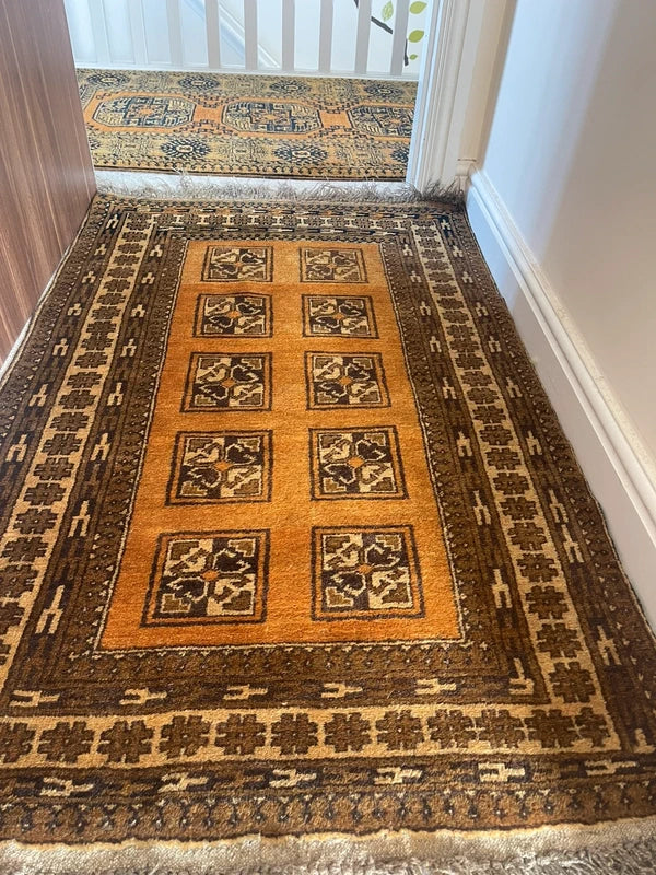 Small handmade Bokhara rug, approx. 139 x 85 cm. — photograph 4