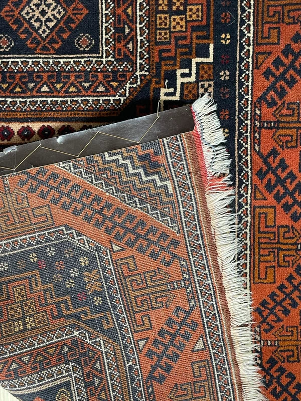 Vintage hand-knotted tribal rug 154 x 86 cm Afghan style geometric wool rug — photograph 13