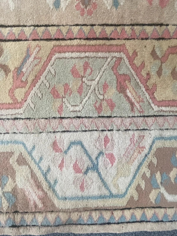 Vintage Turkish Oushak Rug 195 by 127 cm Hand-Knotted Wool, Pastel Geom. Medal — photograph 6