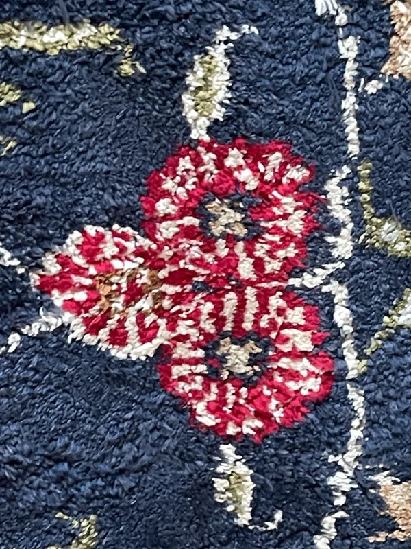 Handmade Blue & Cream Floral Rug 128 x 187 cm — photograph 10