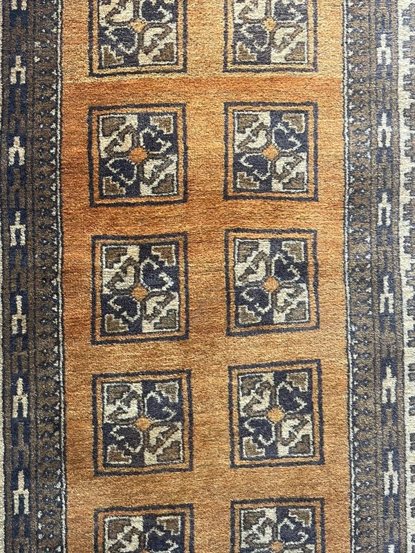 Small handmade Bokhara rug, approx. 139 x 85 cm. — photograph 11