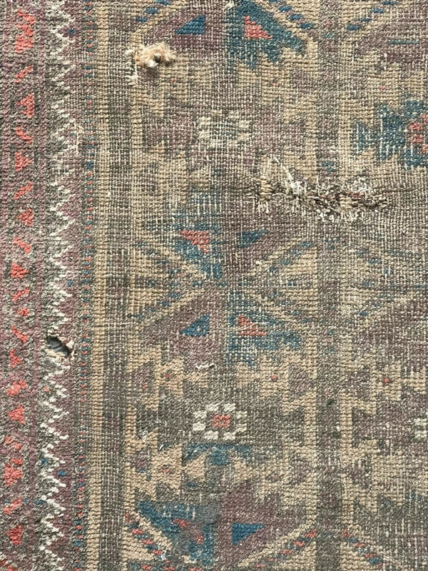 Antique hand-knotted tribal rug 150 x 83 cm worn Baluch style rug — photograph 8