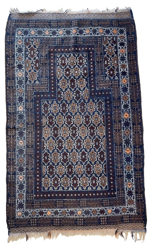 Vintage Baluch Rug 133 x 85 cm Hand Knotted Tribal Wool Carpet — photograph 10