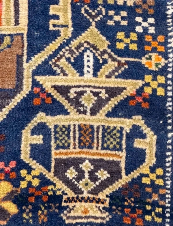 Vintage Persian Hand-Knotted Village Pictorial Wool Rug – Vase & Flower Design – 140 × 80 cm — photograph 8