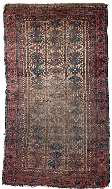 Antique hand-knotted tribal rug 150 x 83 cm worn Baluch style rug — photograph 1
