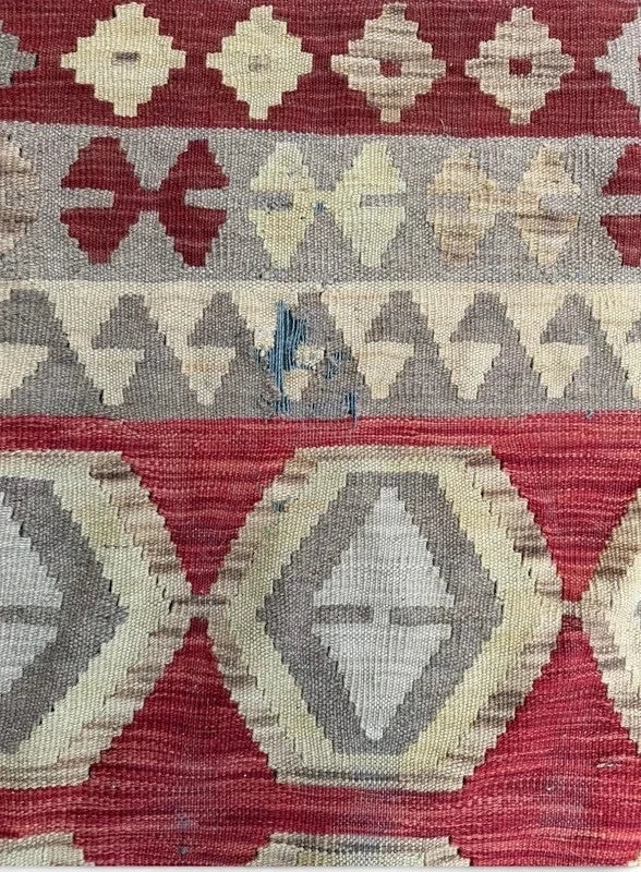 Large Traditional Handwoven Kilim Rug 189 x 284 cm Red Grey Geometric Wool Style — photograph 10
