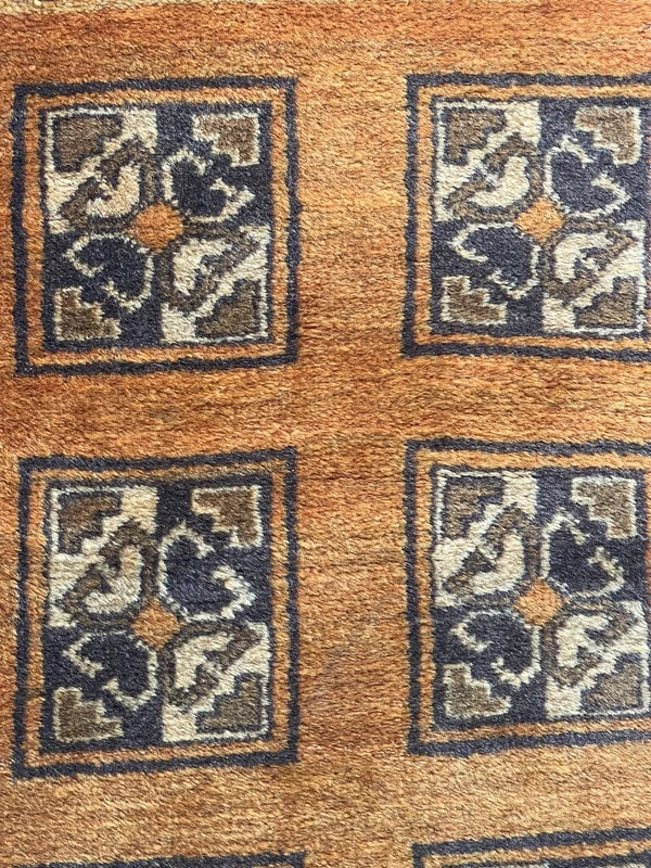 Small handmade Bokhara rug, approx. 139 x 85 cm. — photograph 12