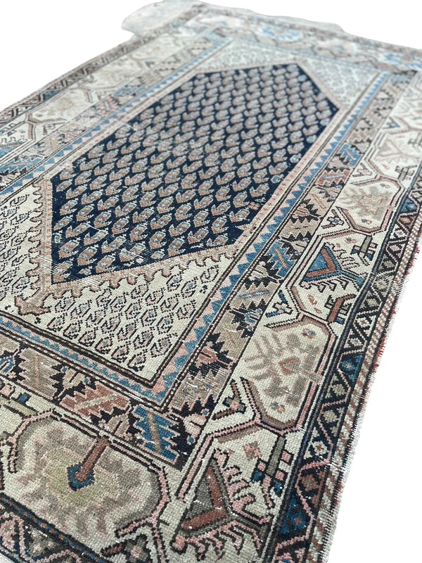 Vintage Persian Hamadan Rug – Hand Knotted Wool Carpet – 201 x 122 cm — photograph 3
