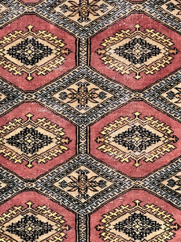 Bokhara Style Rug 154x93cm – Red Gul Pattern – Fringed — photograph 7