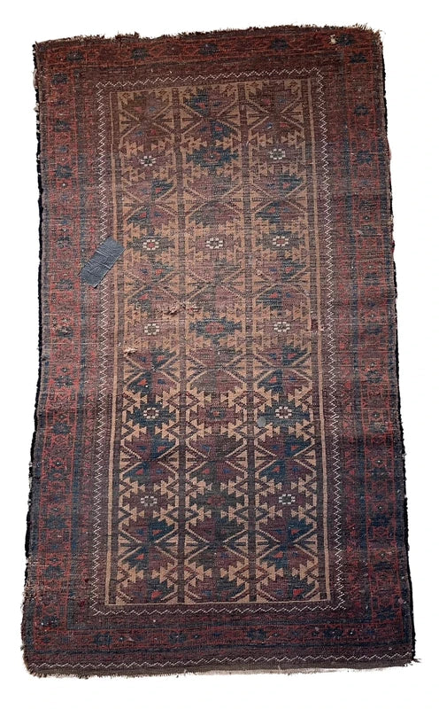 Antique hand-knotted tribal rug 150 x 83 cm worn Baluch style rug — photograph 15
