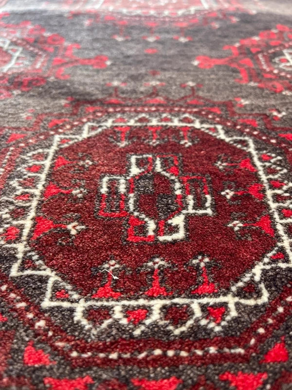 Vintage Afghan Baluch Hand-Knotted Wool Rug Tribal Elephant Foot Design 194 × 133 cm (6'4" × 4'4") — photograph 9