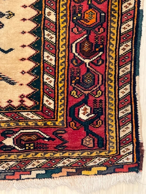 Hand-knotted wool tribal rug 148 x 100 cm – ivory & red geometric (Persian style) — photograph 8