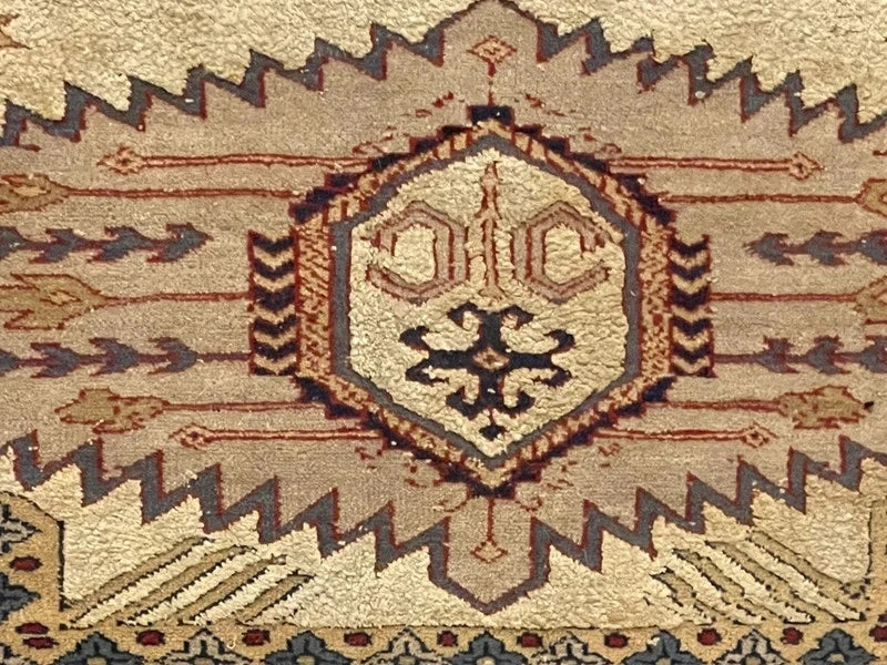 Hand-knotted wool rug with silk highlights – neutral geometric medallions – 184 × 122 cm — photograph 9