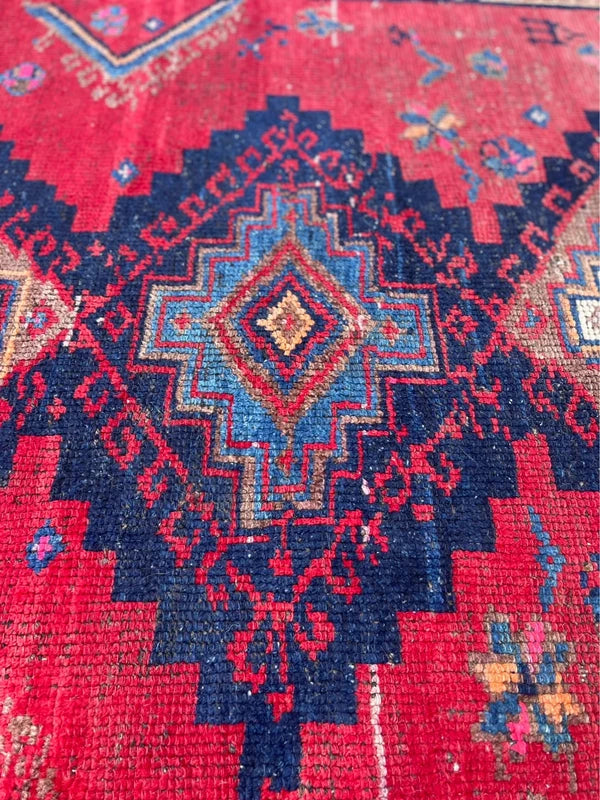 Vintage Hand-Knotted Persian Hamadan Rug – 196 × 127 cm — photograph 9