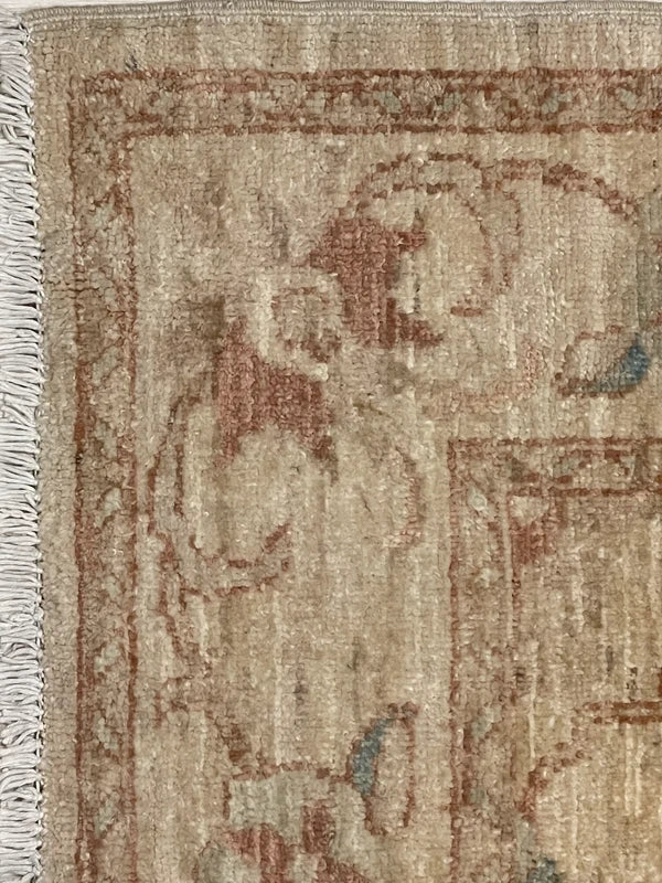 Traditional Ziegler style rug 185x130cm – soft muted colours — photograph 5