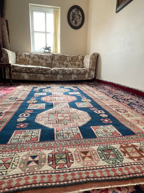 Vintage geometric wool rug, Turkish/Caucasian style 230 x 145 cm — photograph 3