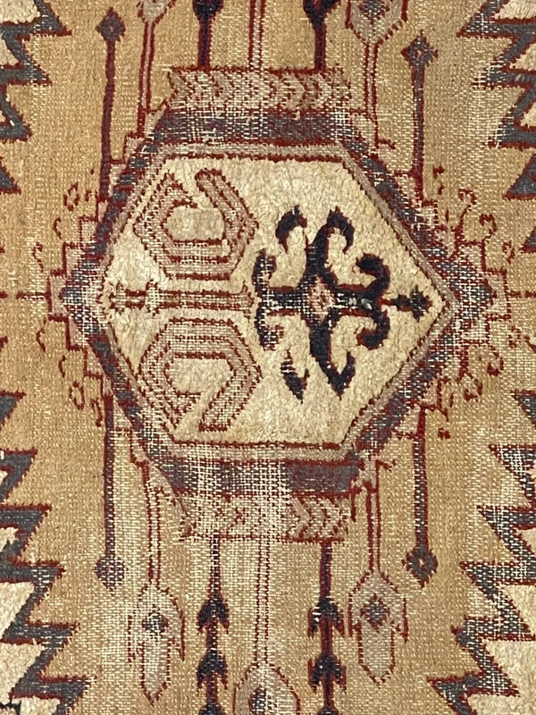 Hand-knotted wool rug with silk highlights – neutral geometric medallions – 184 × 122 cm — photograph 6