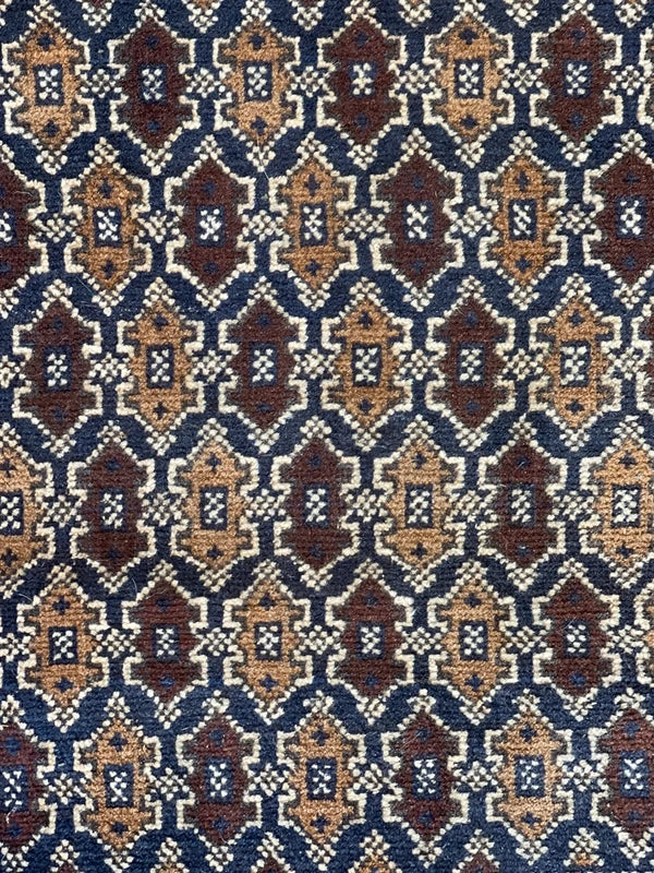 Vintage Baluch Rug 133 x 85 cm Hand Knotted Tribal Wool Carpet — photograph 2