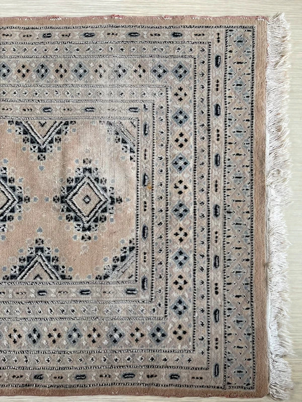 Vintage hand-knotted Turkoman rug 149x96 cm – worn Afghan tribal red wool rug — photograph 2